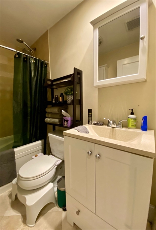 3 Leeds St, South Boston