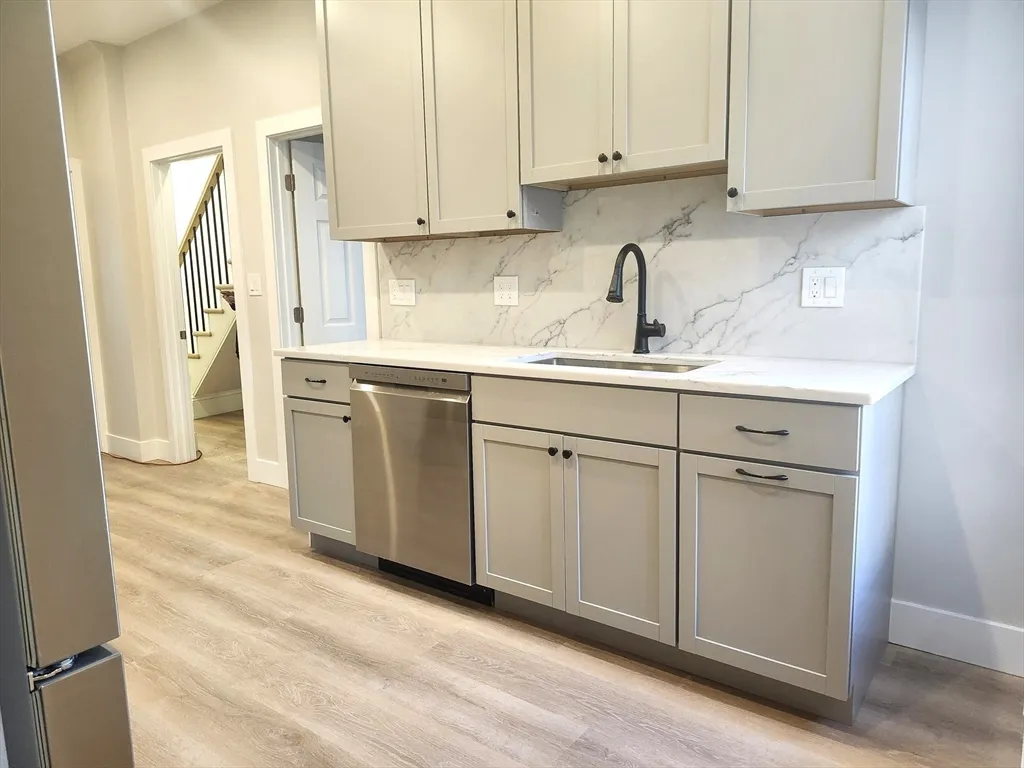 264 Bowen St, South Boston