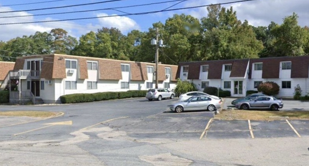 8 New Plainville Rd, New Bedford