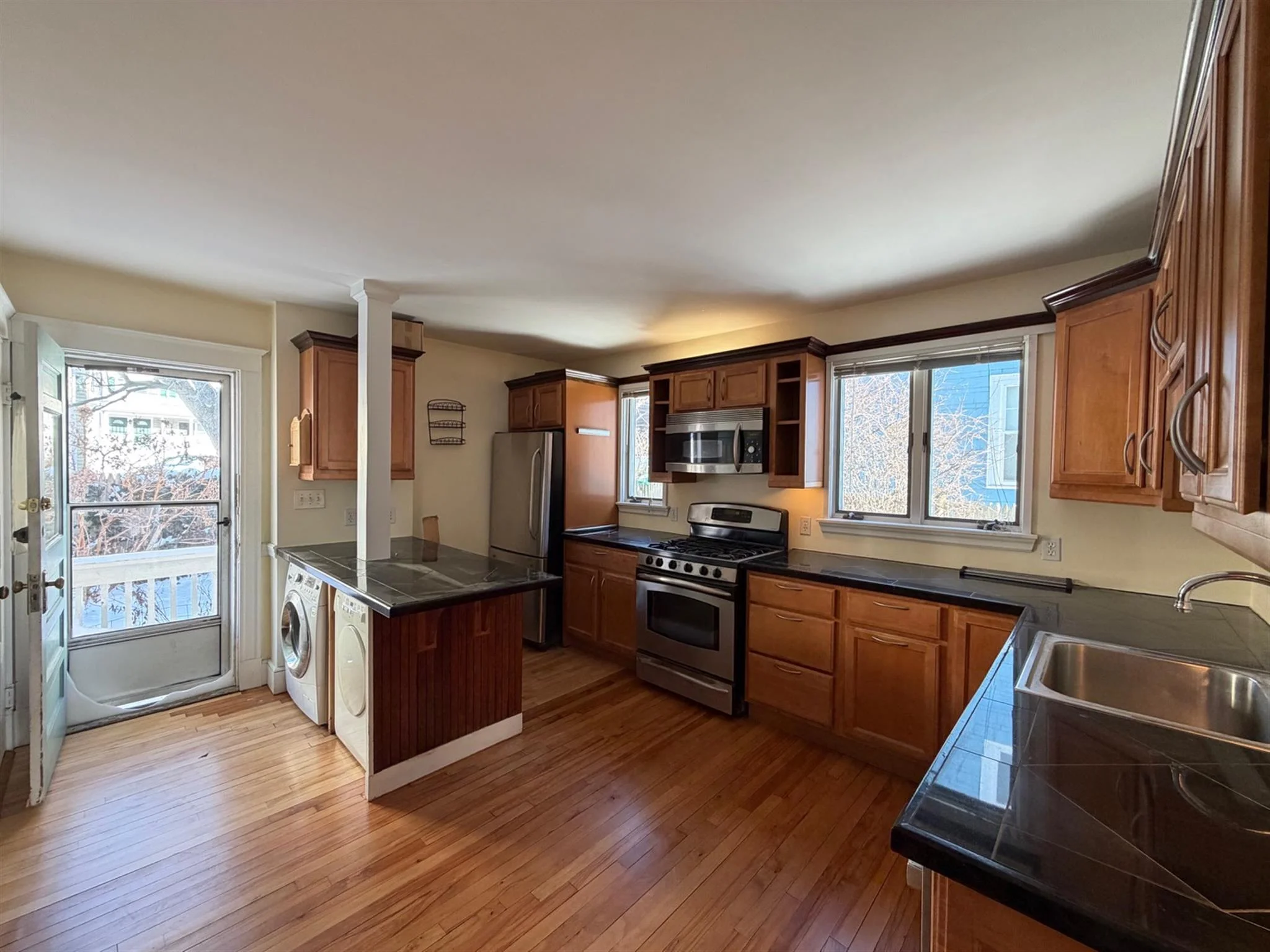 67 Fairfax St, West Somerville