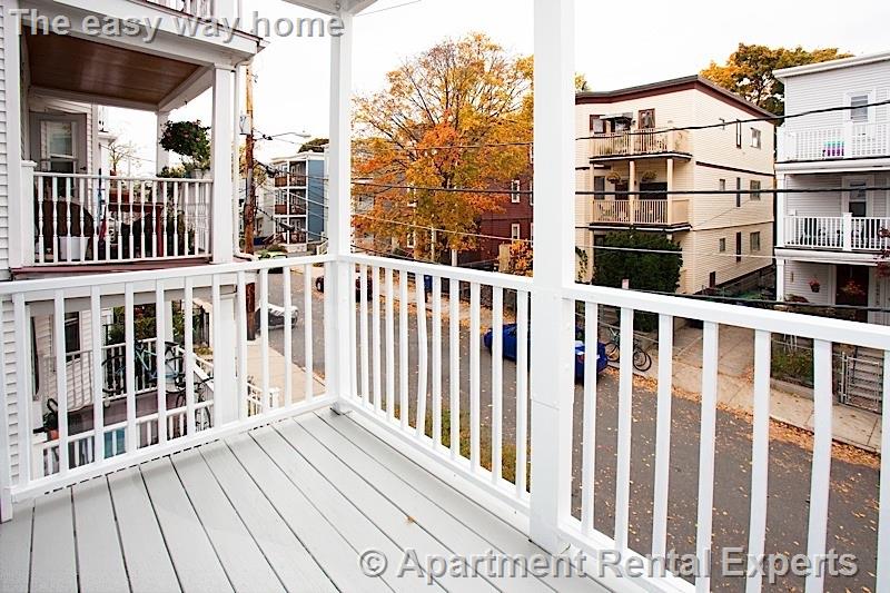 41 Belknap St, Teele Square