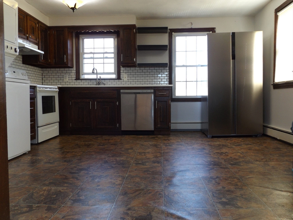 28 Greenwich St, Attleboro