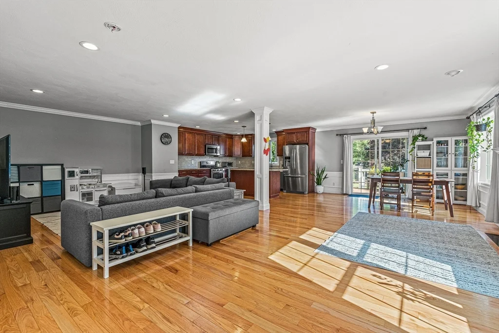 176 Washington St, Reading