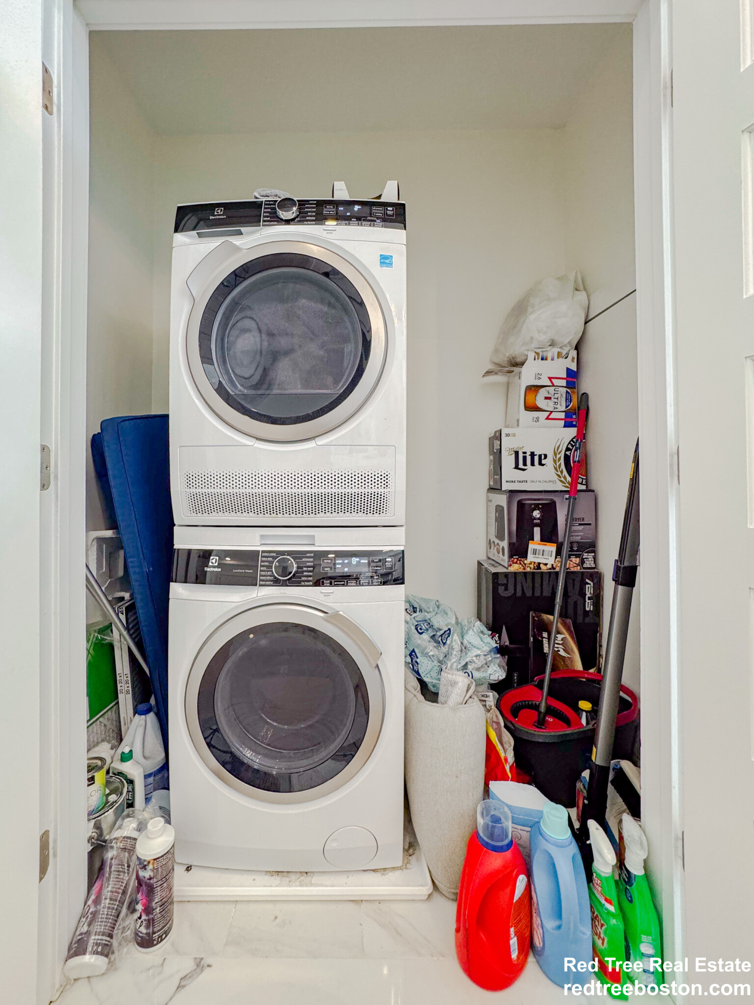 231 Maverick St, East Boston