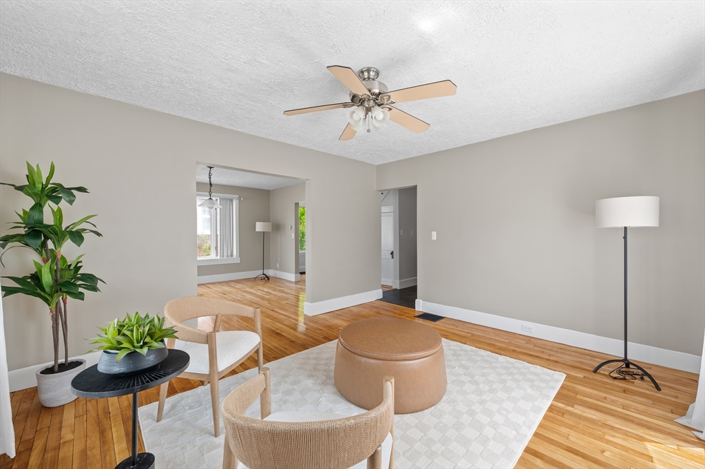 8 Beekman St, Fitchburg