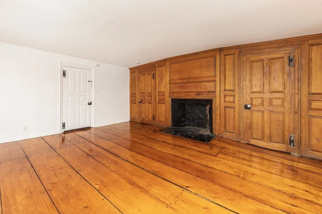 1 Mugford St, Marblehead