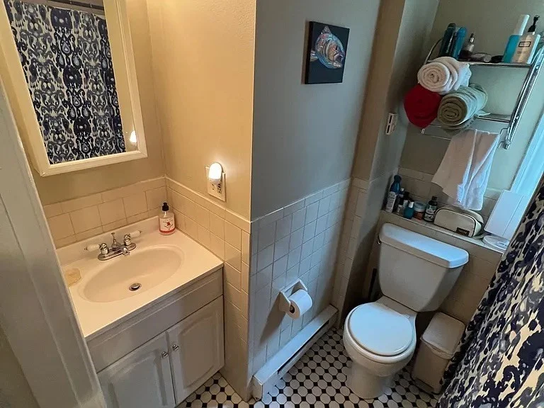 49 Middle St, South Boston