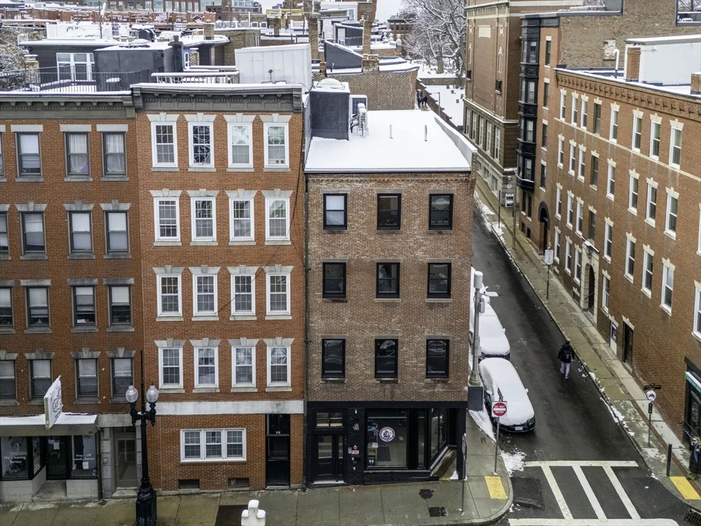 176 Salem St, North End