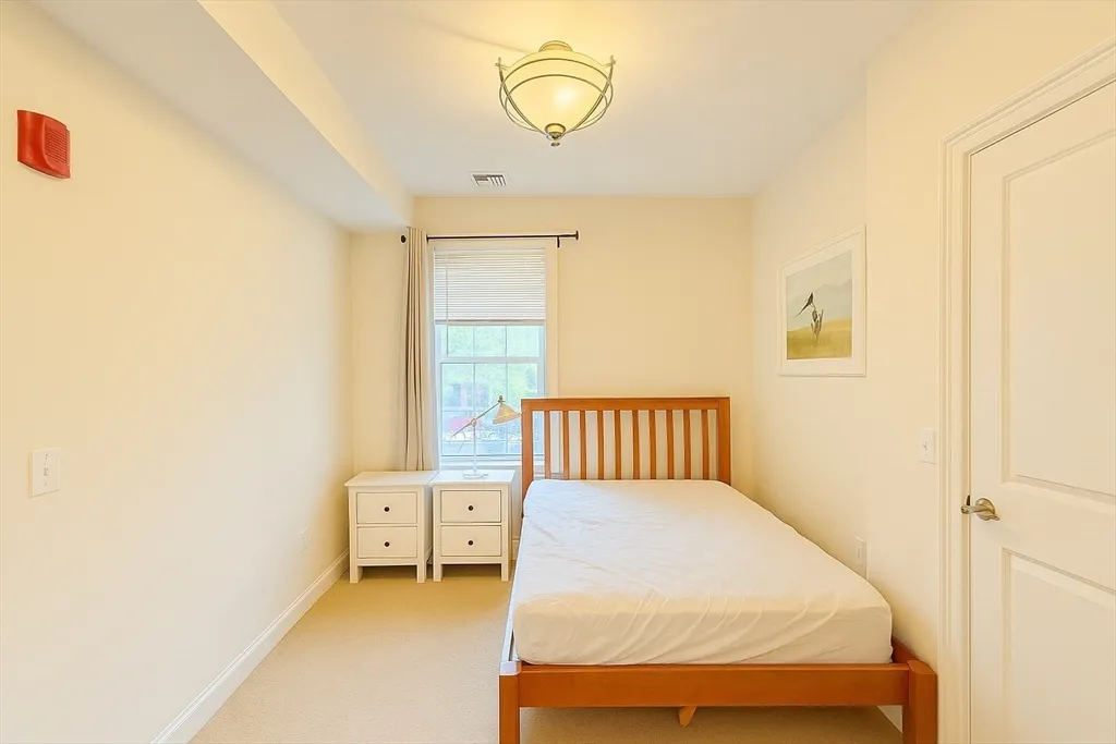 463 Rutherford Ave, Charlestown