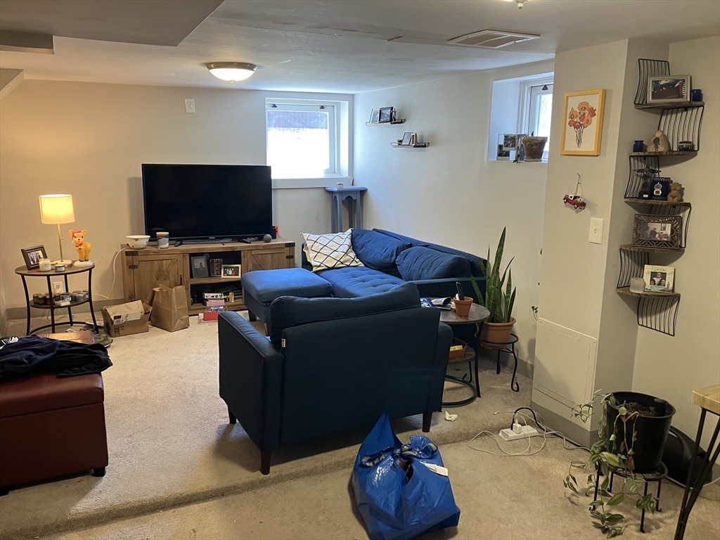 73 Lowell, Spring Hill