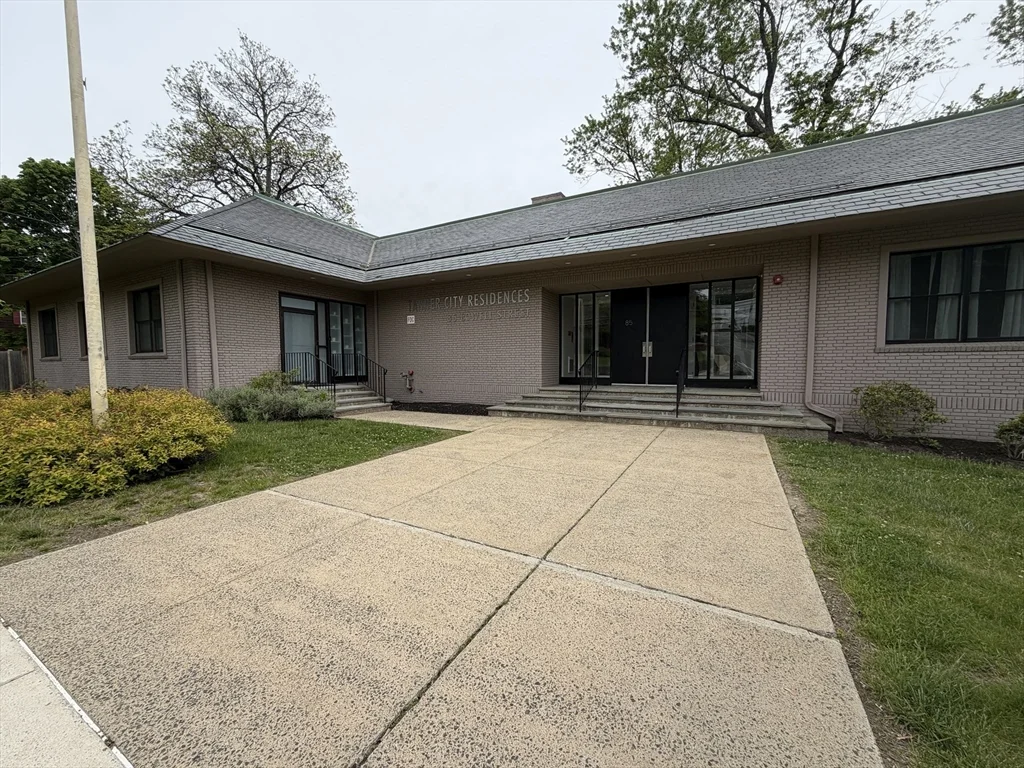 85 Lowell St, Peabody
