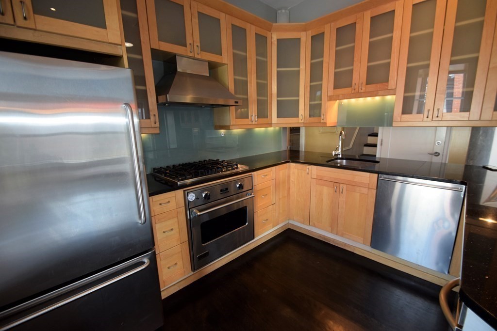 3 bed, 1 bath apartment for rent at 13 Worcester St Unit PH4, South End — photo 3 of 13