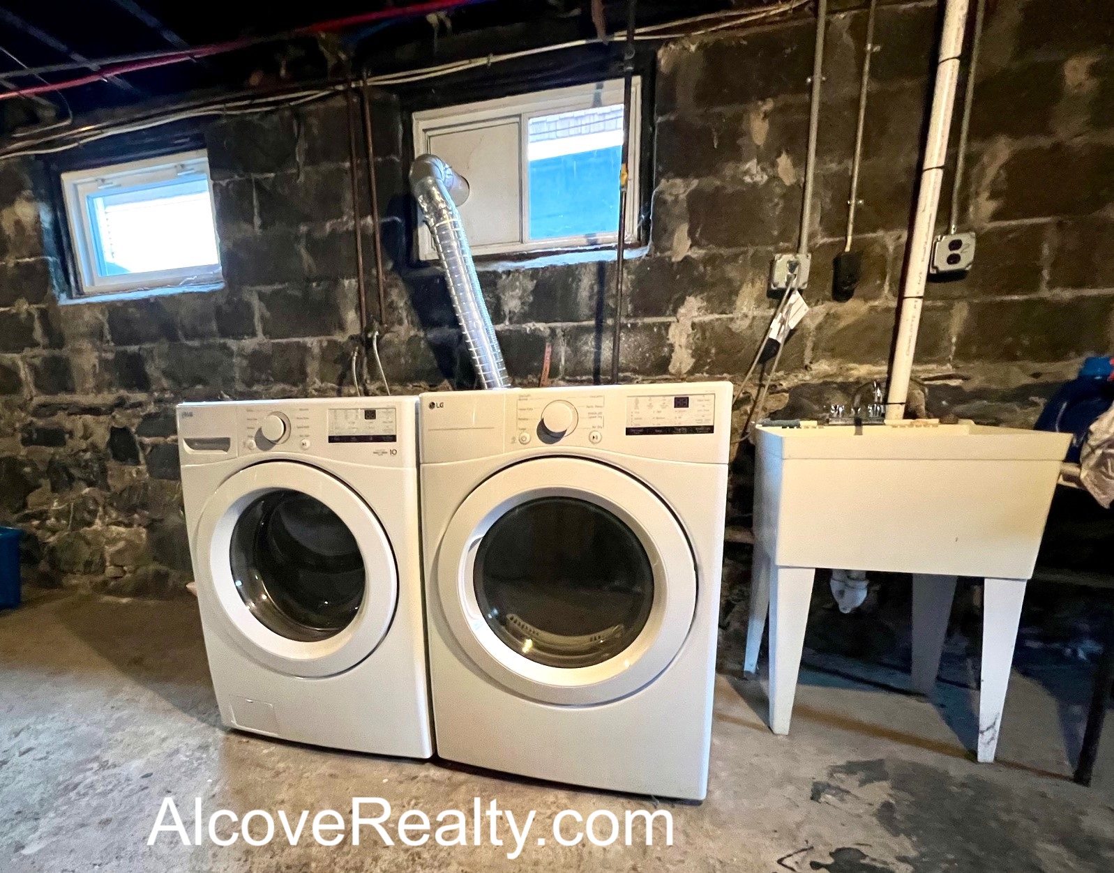 13 Farragut Ave, West Somerville