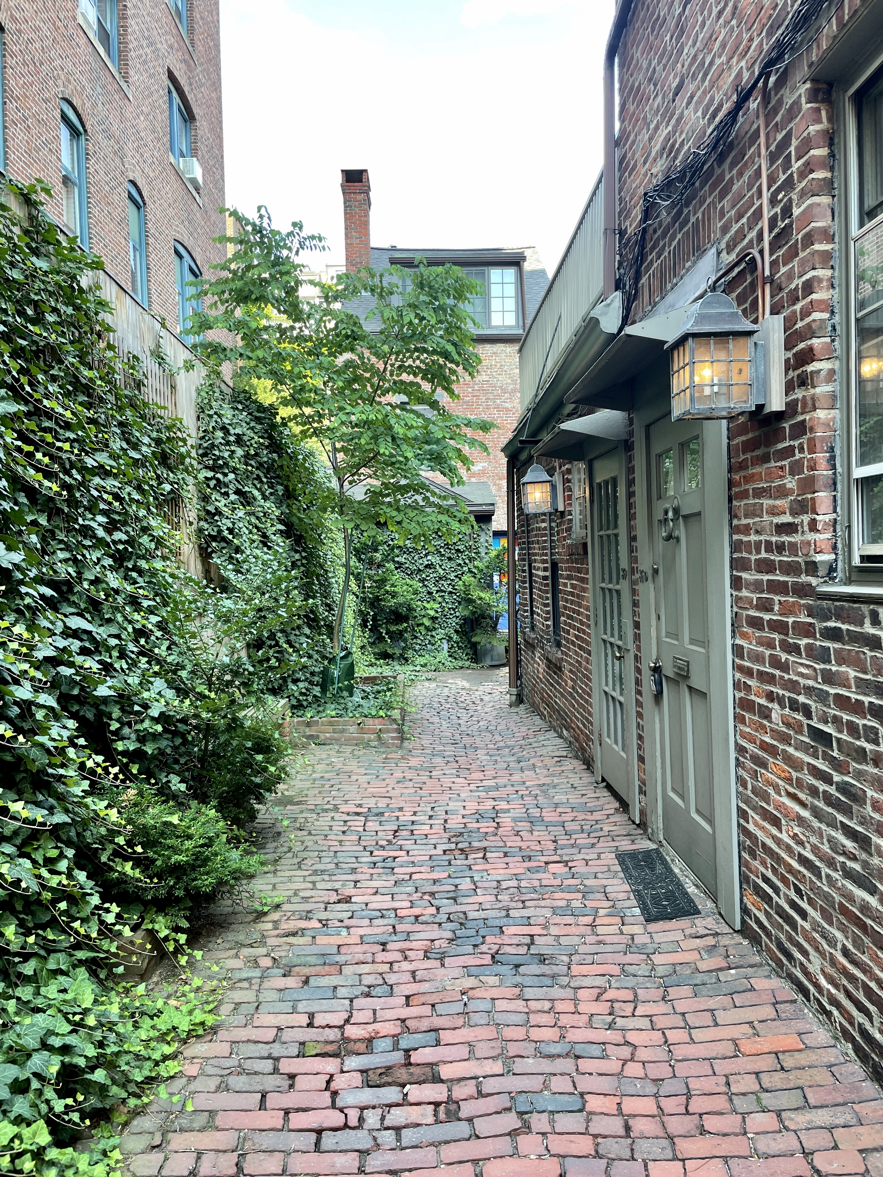 Studio bed, 1 bath apartment for rent at 36 Joy St Unit 3R, Beacon Hill — photo 13 of 19