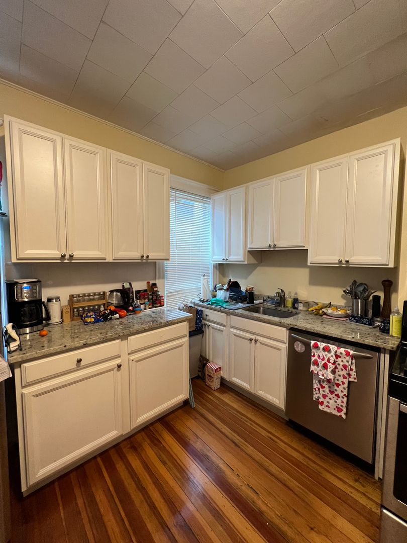 3 bed, 1 bath apartment for rent at 17 Dow St Unit A, West Somerville — photo 13 of 19
