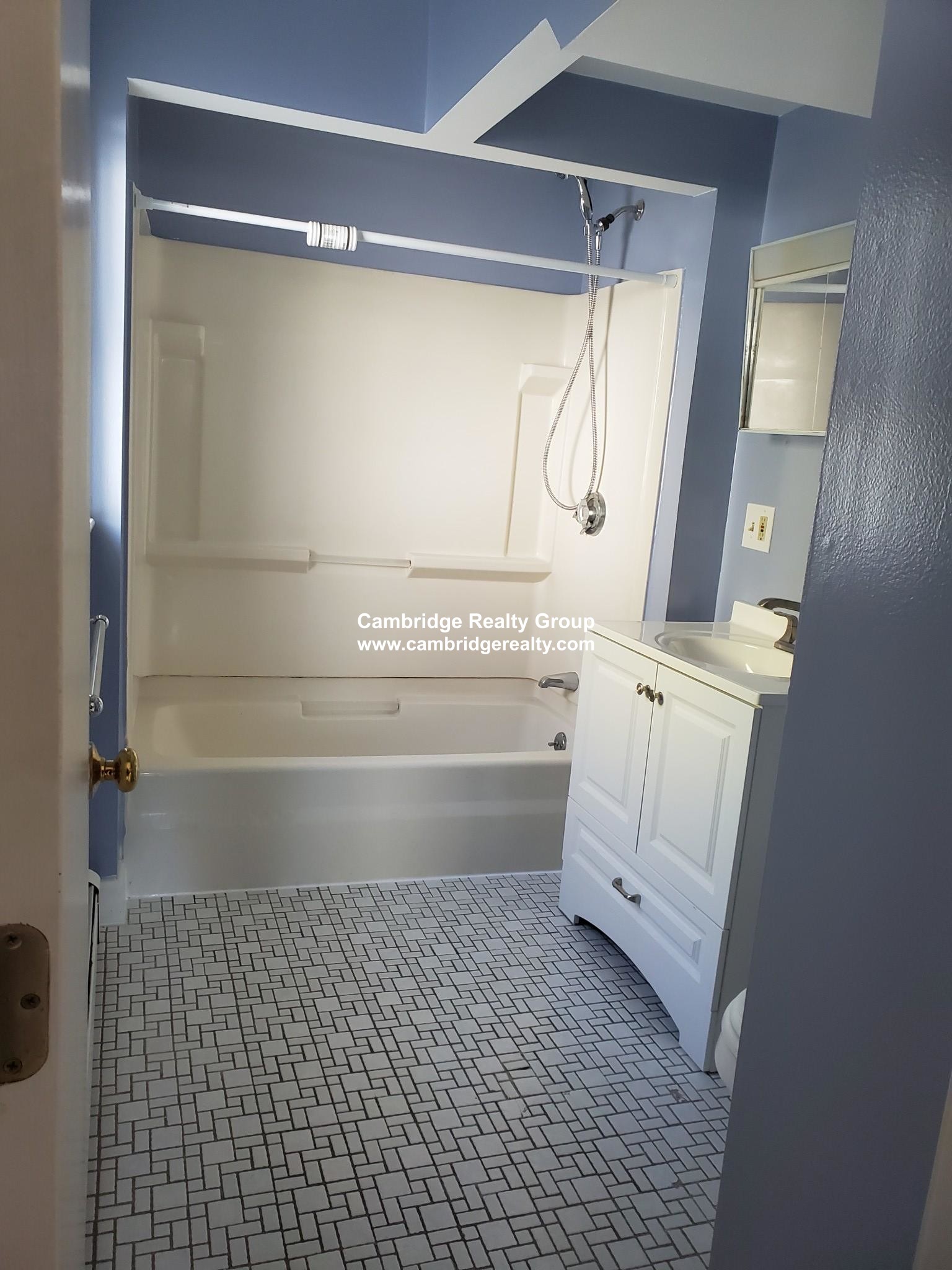 2 bed, 1 bath apartment for rent at 21 Wesley Park Unit 2, Union Square — photo 13 of 23