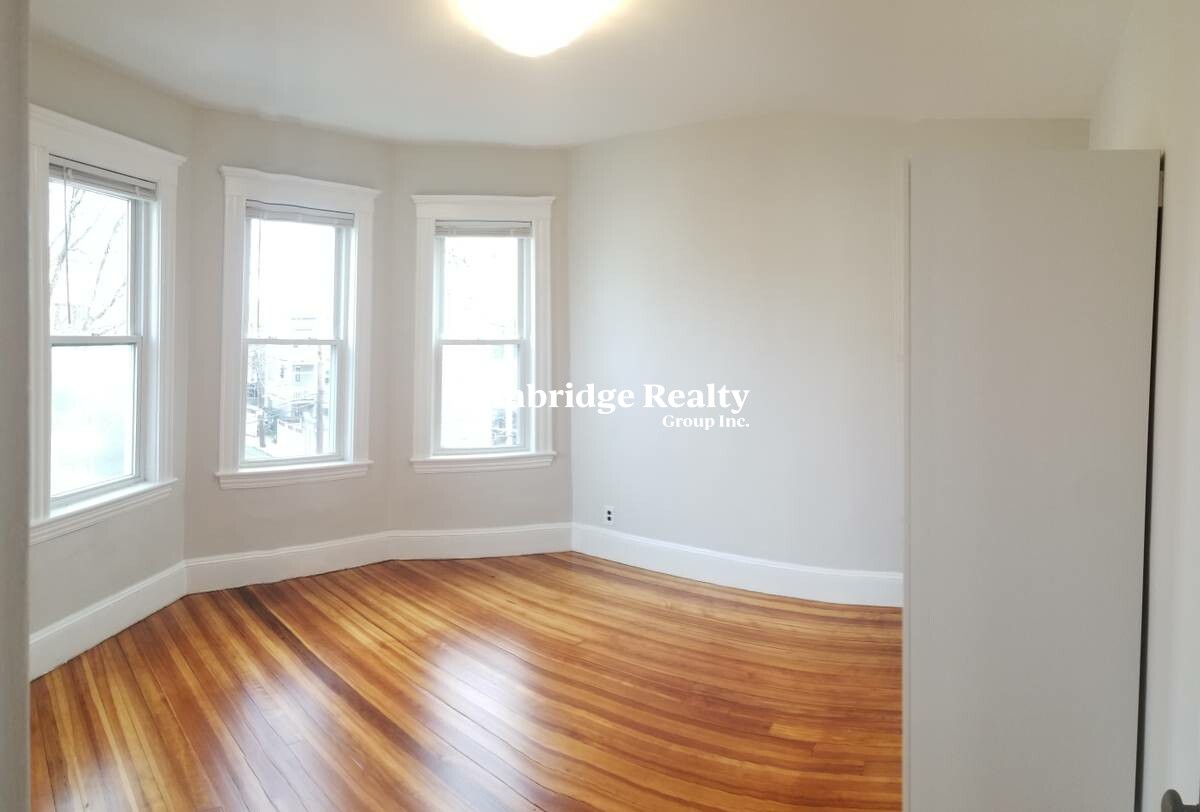4 bed, 2 bath apartment for rent at 25 Fainwood Circle Unit 2T, Mid Cambridge — photo 15 of 16