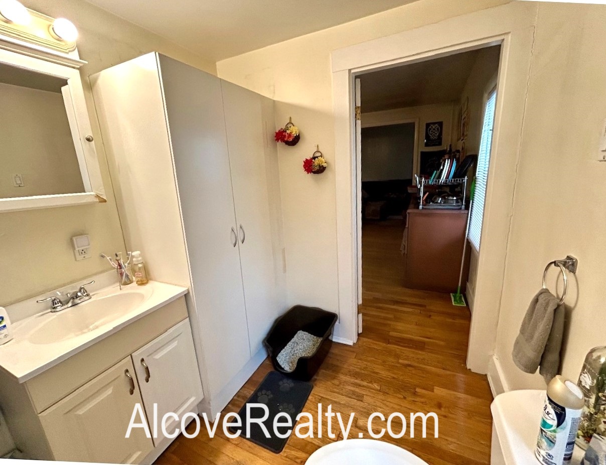 1 bed, 1 bath apartment for rent at 29 Cherry St Unit 1, Davis Square — photo 13 of 15