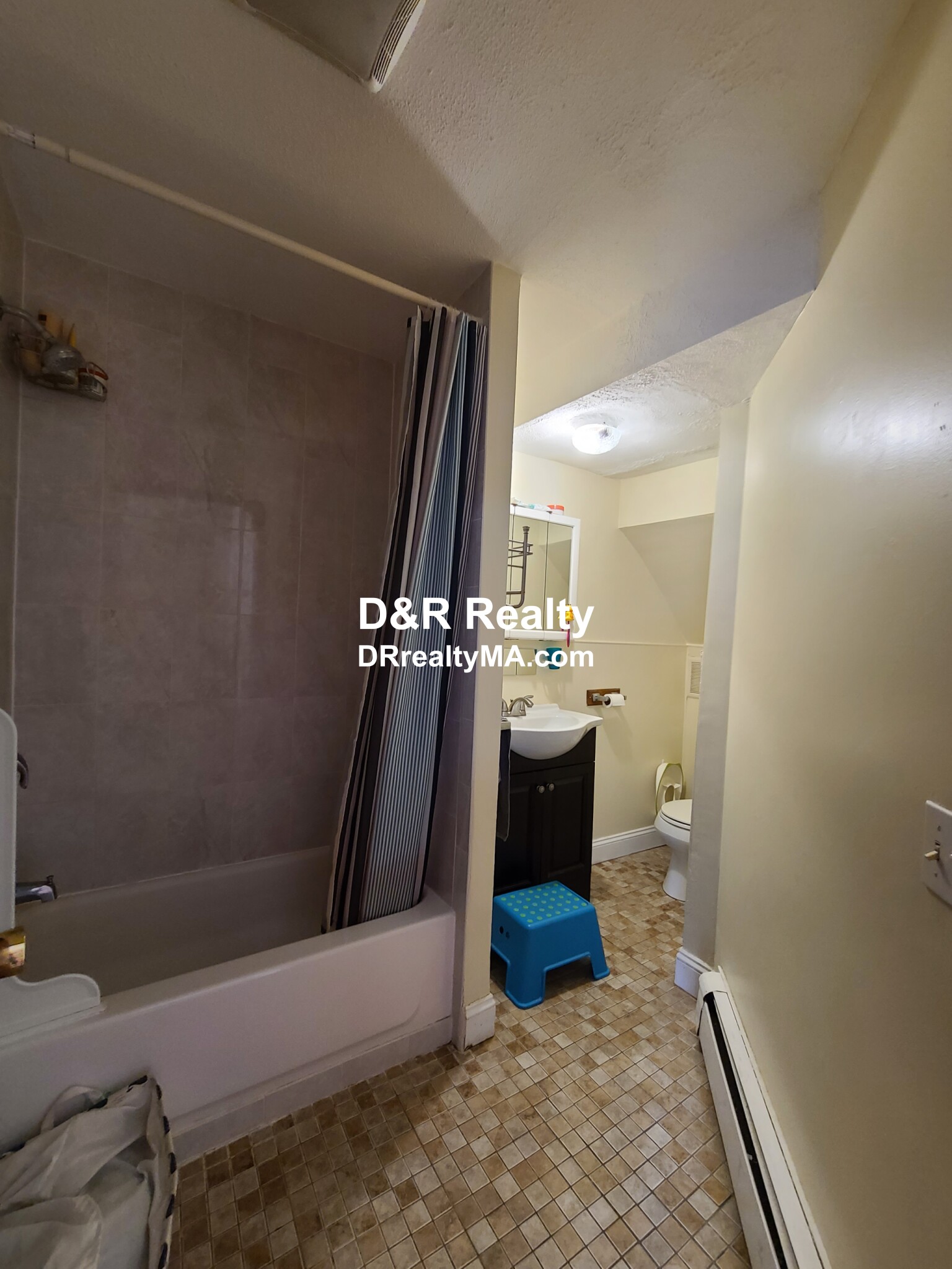 2 bed, 1 bath apartment for rent at 18 Holmes St Unit 1, Allston — photo 13 of 18
