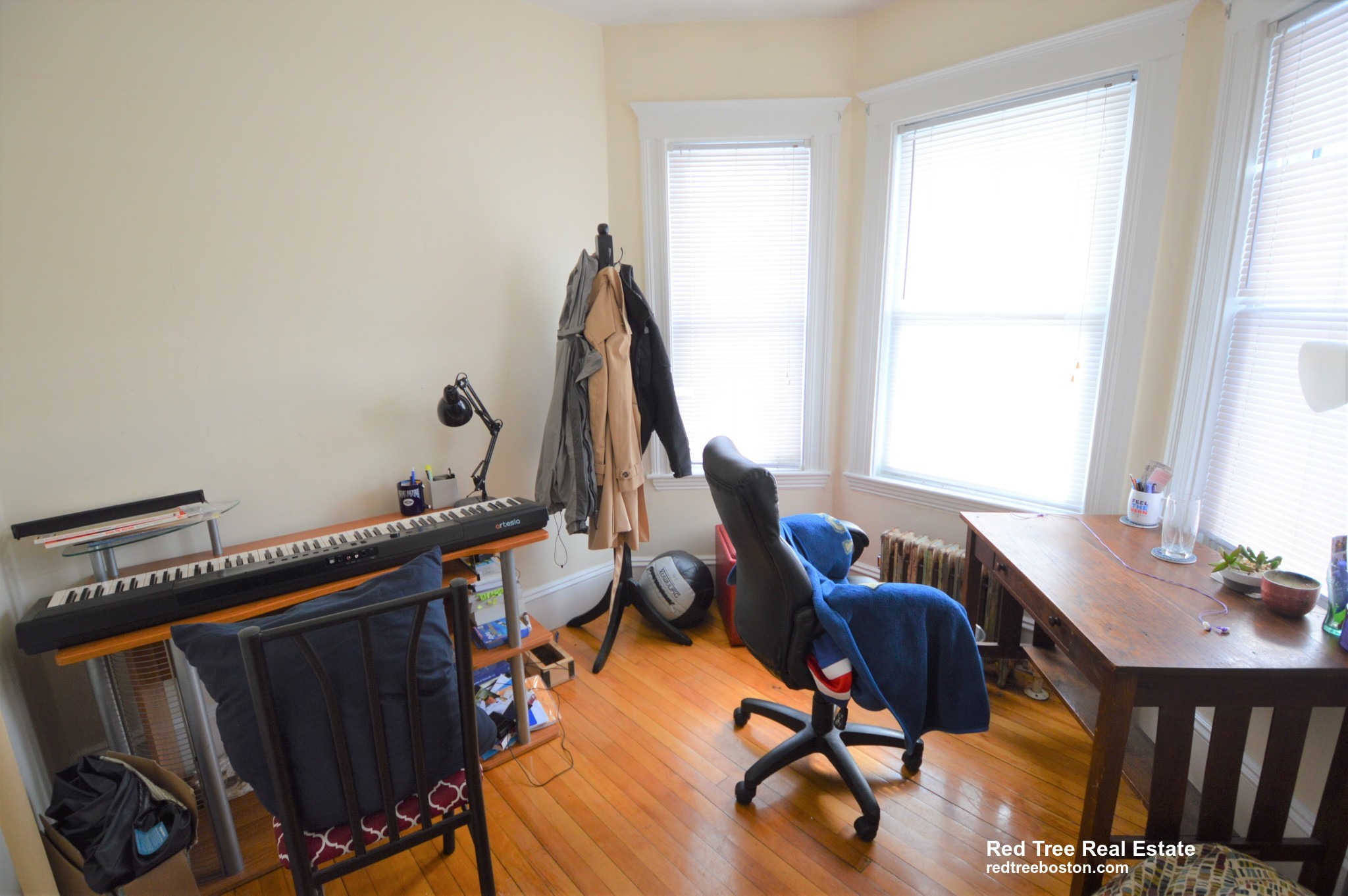 331 Faneuil St, Oak Square