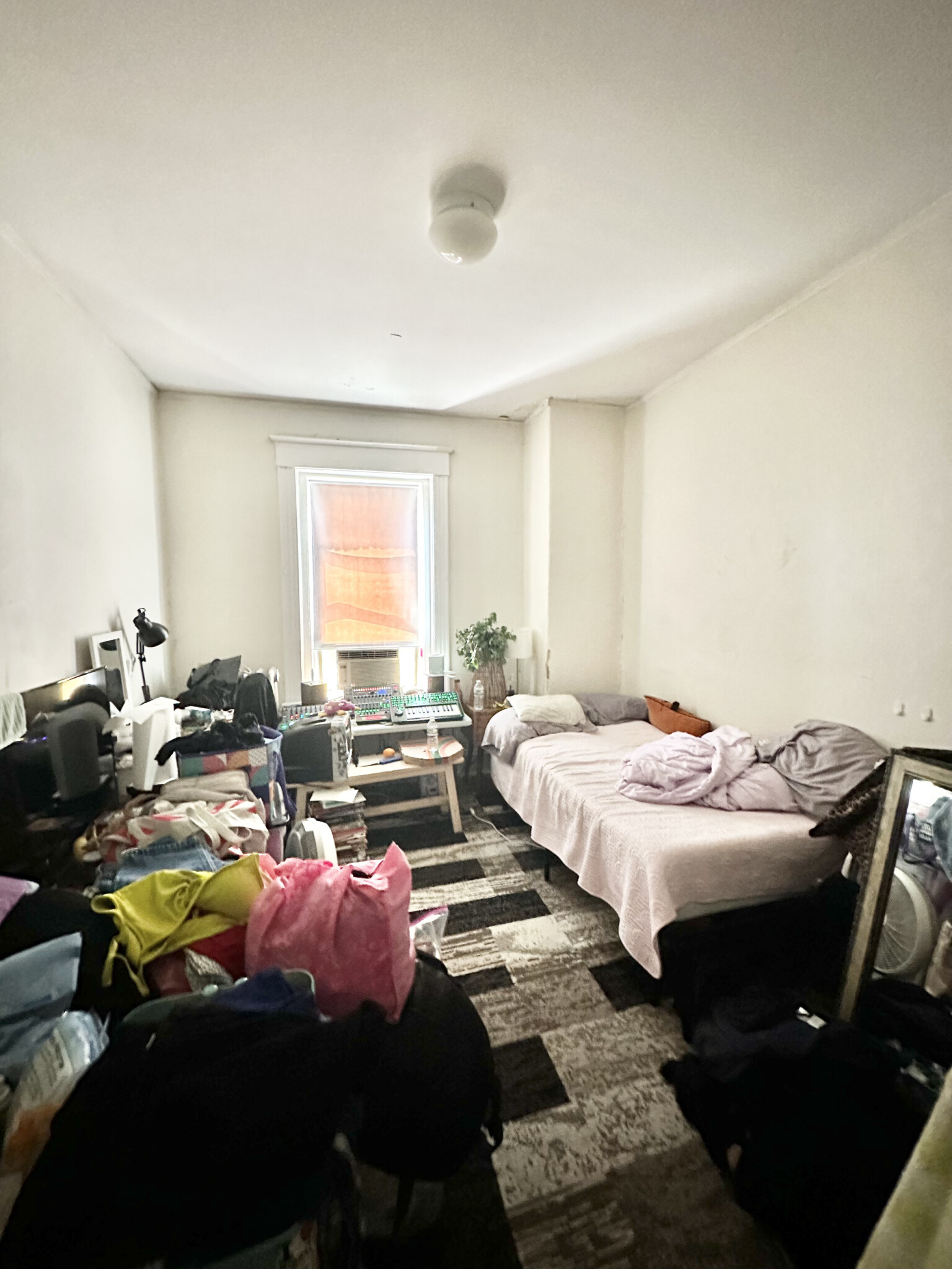 2 bed, 1 bath apartment for rent at 130 Englewood Ave Unit 5.., Brighton — photo 3 of 4