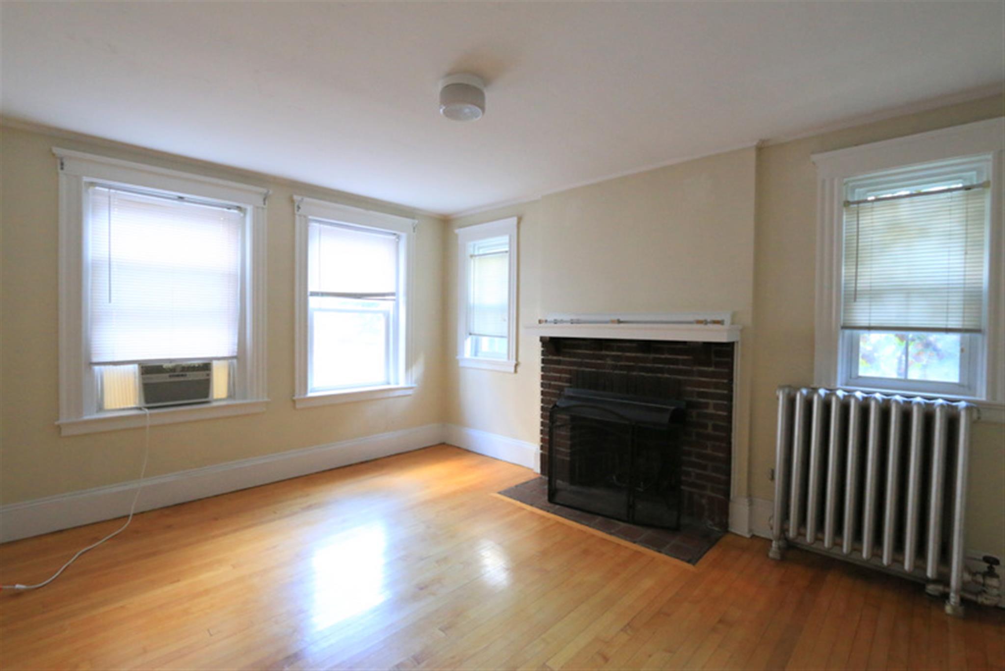 2.5 bed, 1 bath apartment for rent at 6 Craigie Cir Unit 2, Harvard Square — photo 17 of 18