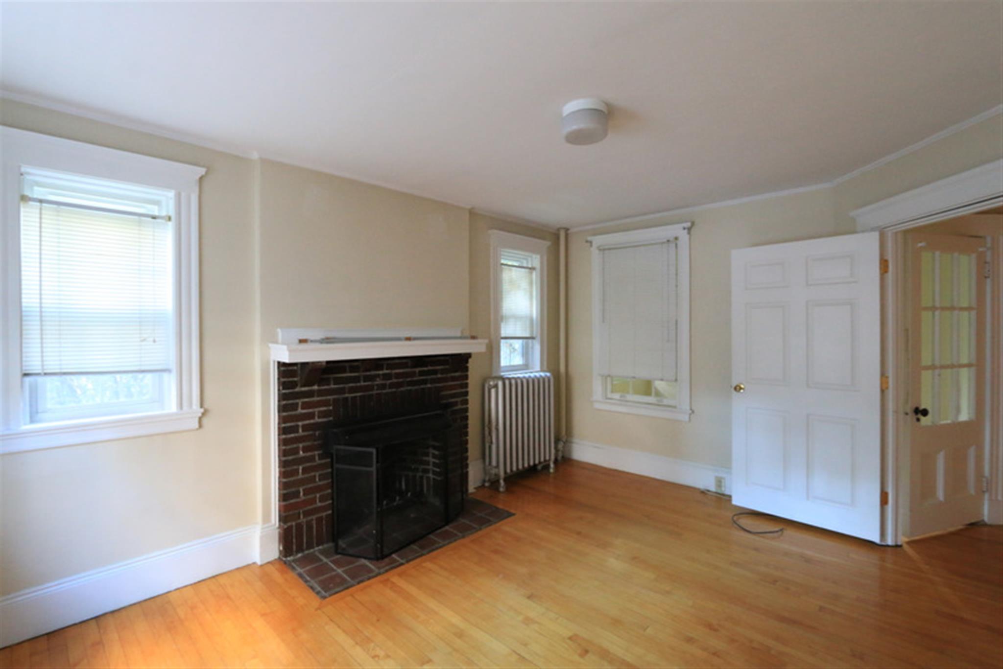2.5 bed, 1 bath apartment for rent at 6 Craigie Cir Unit 2, Harvard Square — photo 1 of 18
