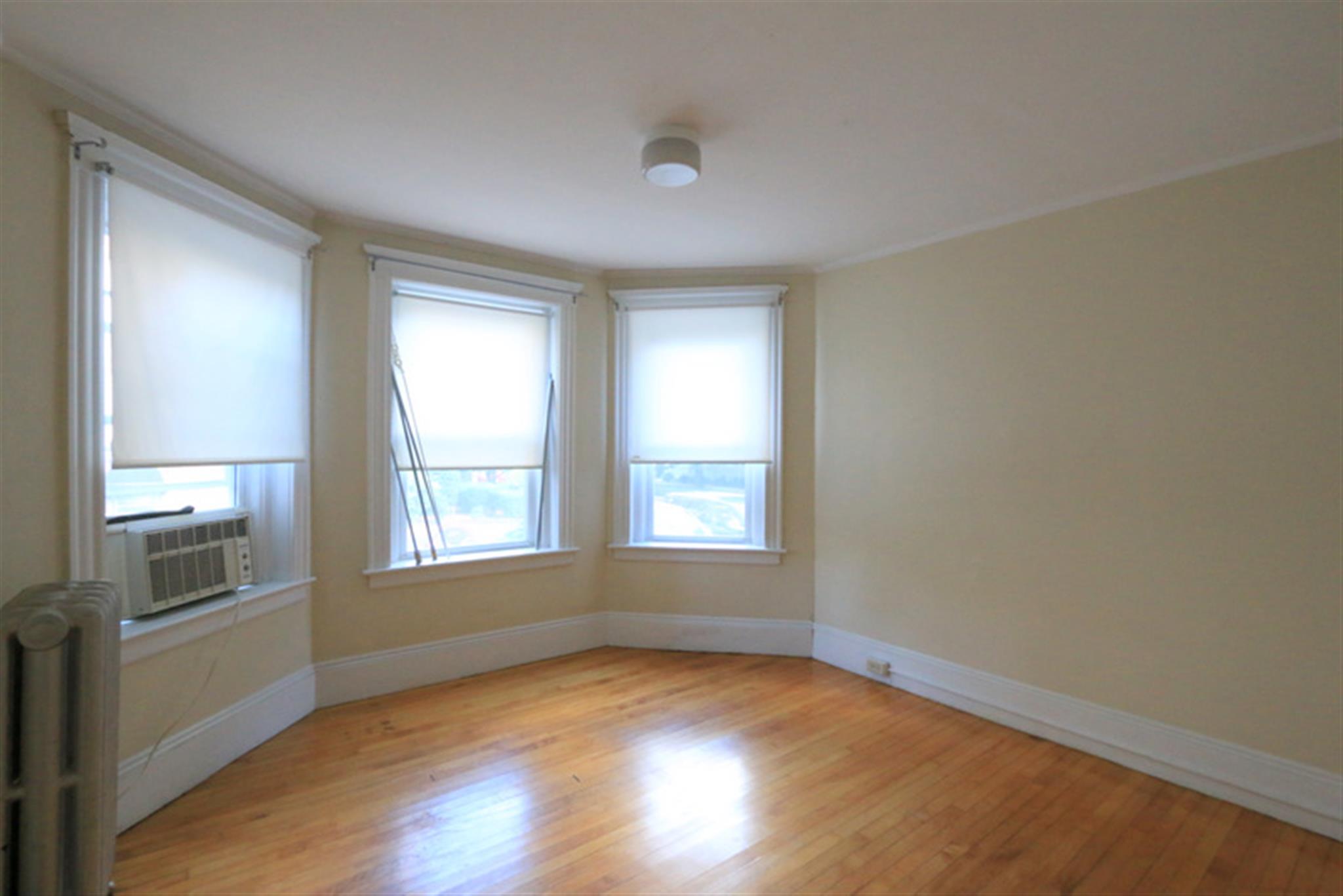 2.5 bed, 1 bath apartment for rent at 6 Craigie Cir Unit 2, Harvard Square — photo 7 of 18