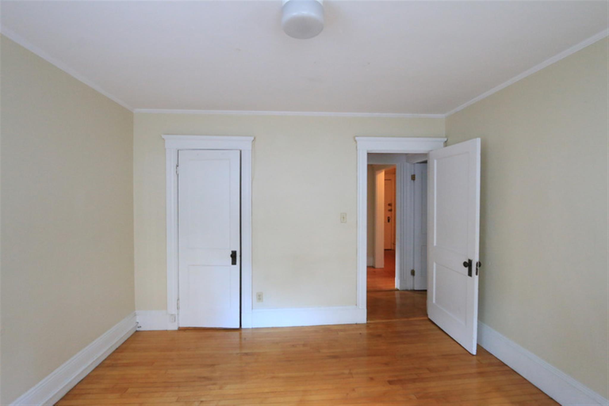 2.5 bed, 1 bath apartment for rent at 6 Craigie Cir Unit 2, Harvard Square — photo 9 of 18