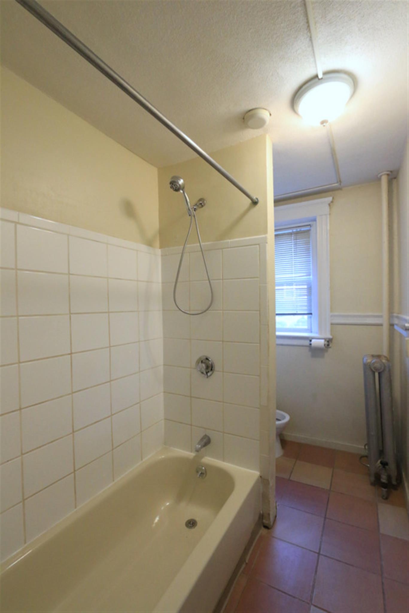 2.5 bed, 1 bath apartment for rent at 6 Craigie Cir Unit 2, Harvard Square — photo 11 of 18