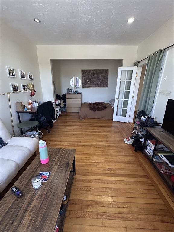 137 Peterborough St, Fenway