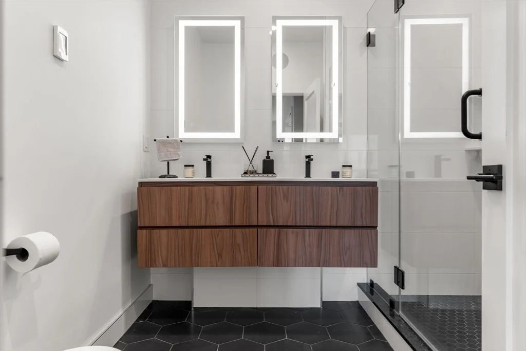 75 W Broadway, South Boston