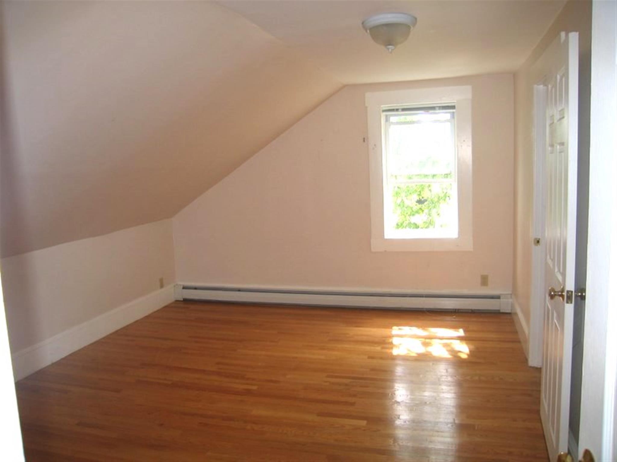 3.5 bed, 1 bath apartment for rent at 107 Brookline St Unit 2, Cambridgeport — photo 8 of 20
