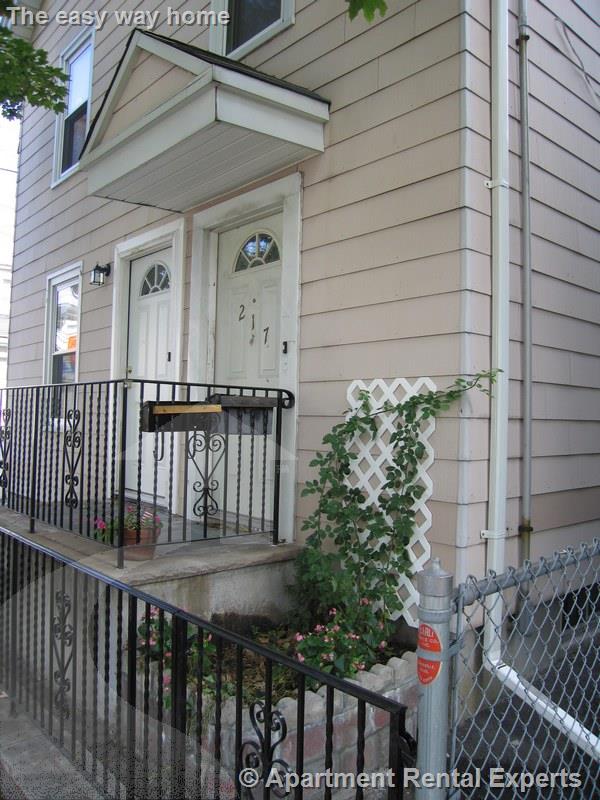 1.5 bed, 1 bath apartment for rent at 217 Cedar St Unit 1D, Ball Square — photo 9 of 9