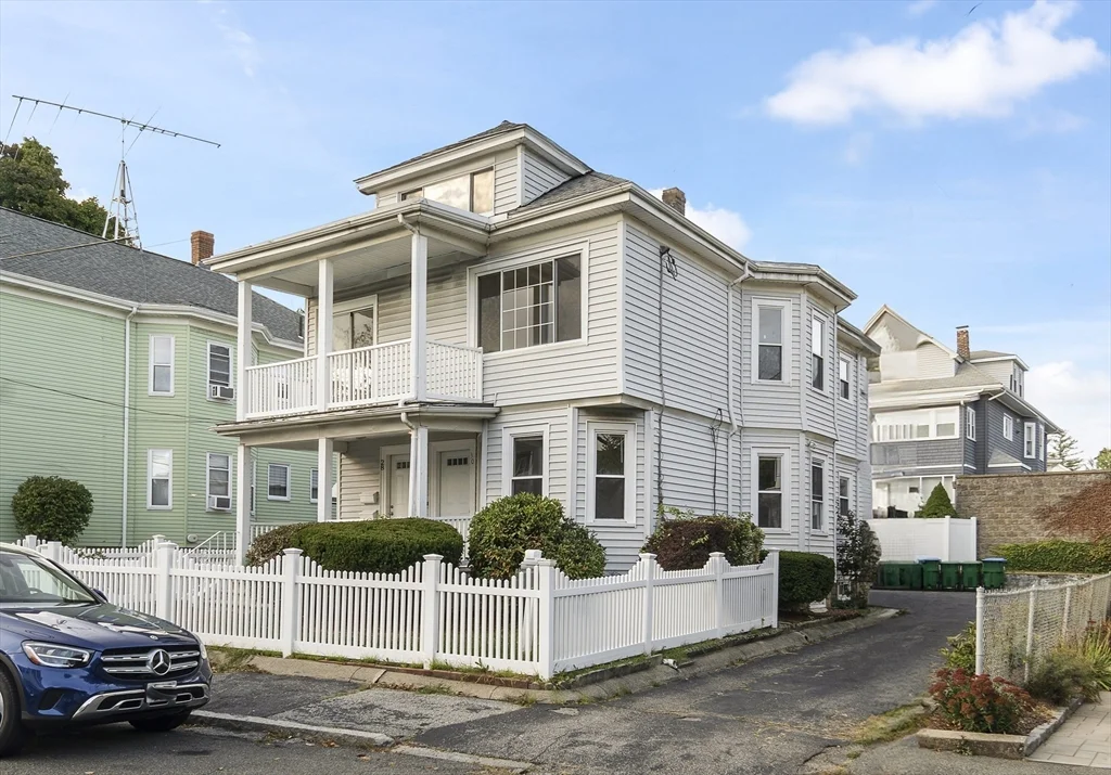 30 Early Ave, Lawrence Estates