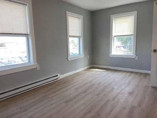 58 Ford St, Fall River