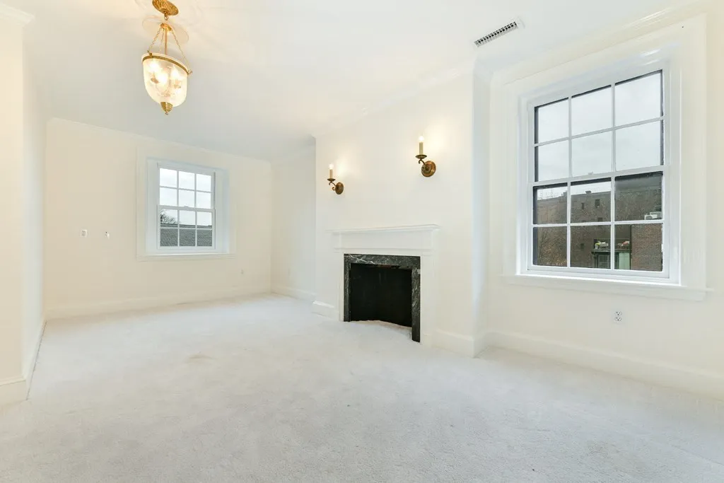 48 Mount Vernon St, Beacon Hill