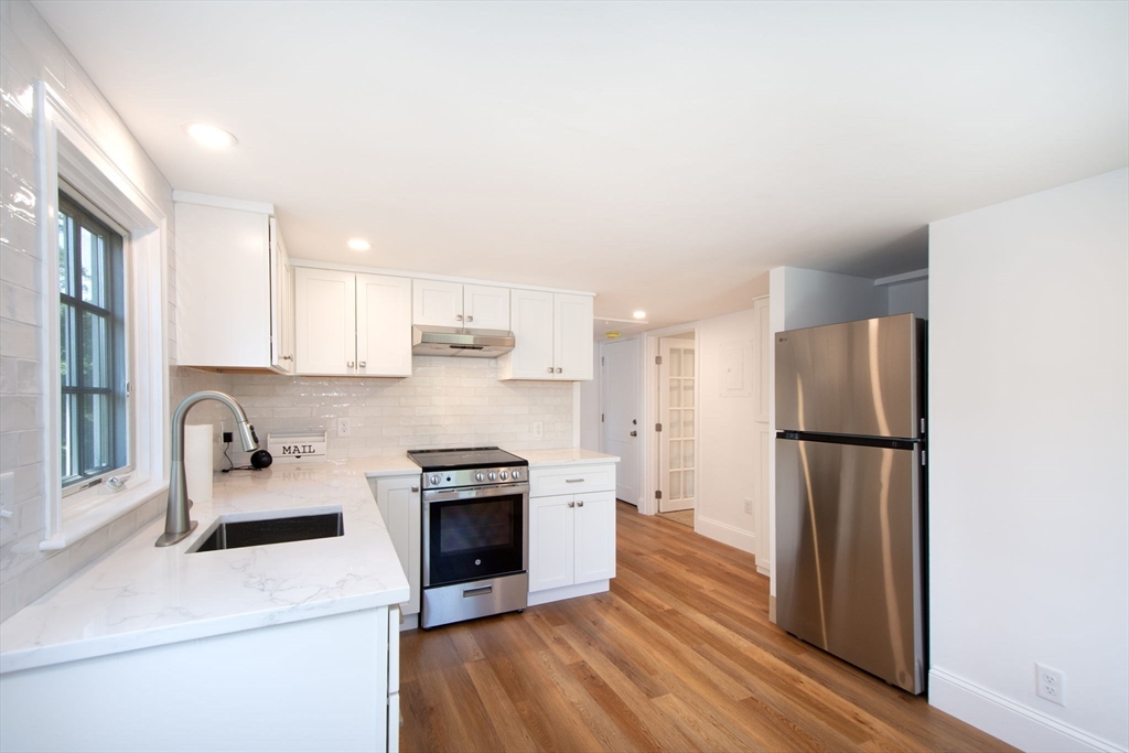 1A Roc Fall Rd, Hingham