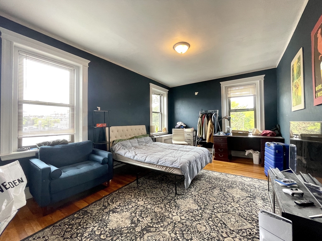 12 Greenway Ct, Coolidge Corner