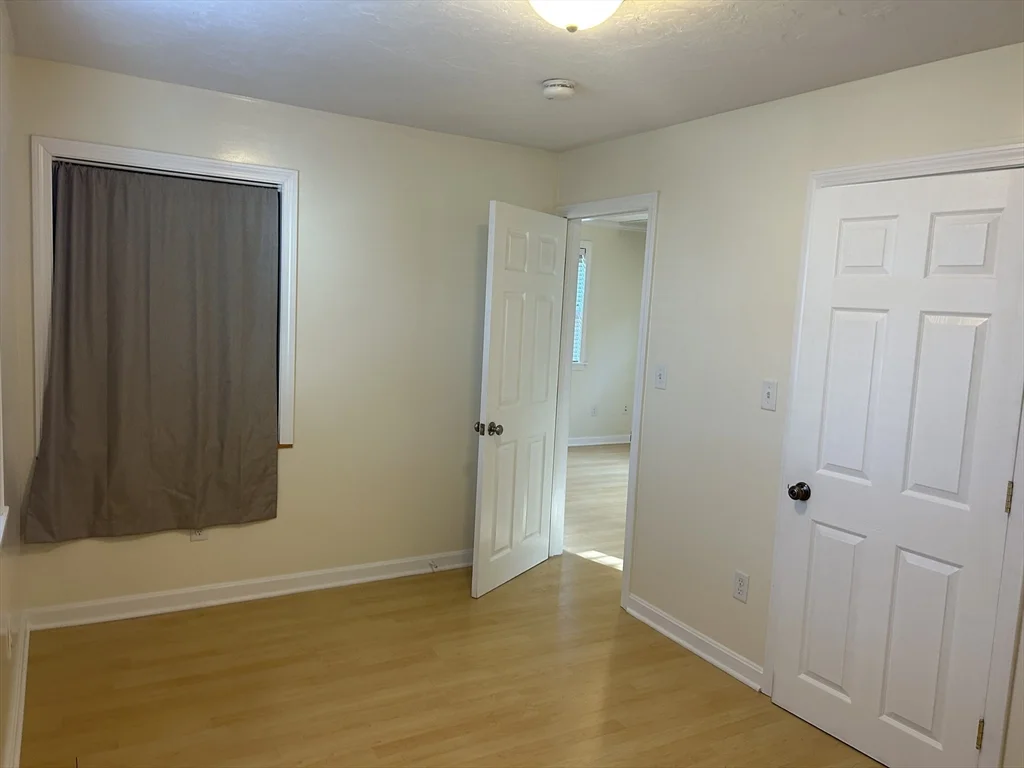 36 Hunting St, East Cambridge