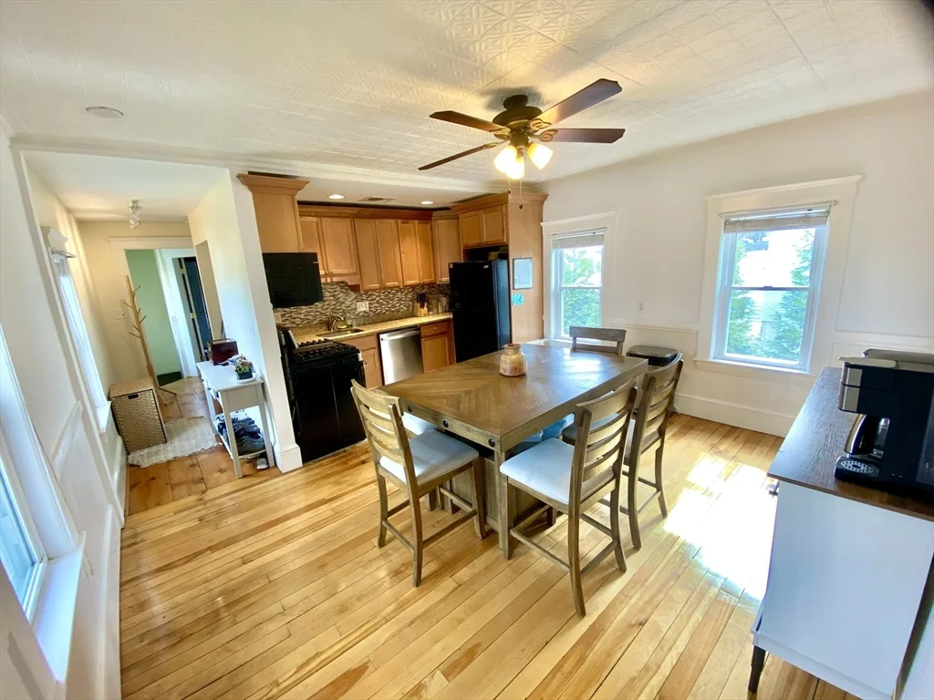 30 Maple Ave, North Andover