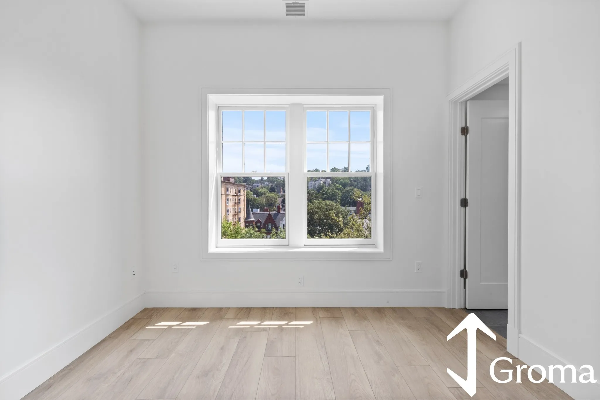 1580 Beacon St, Corey Hill