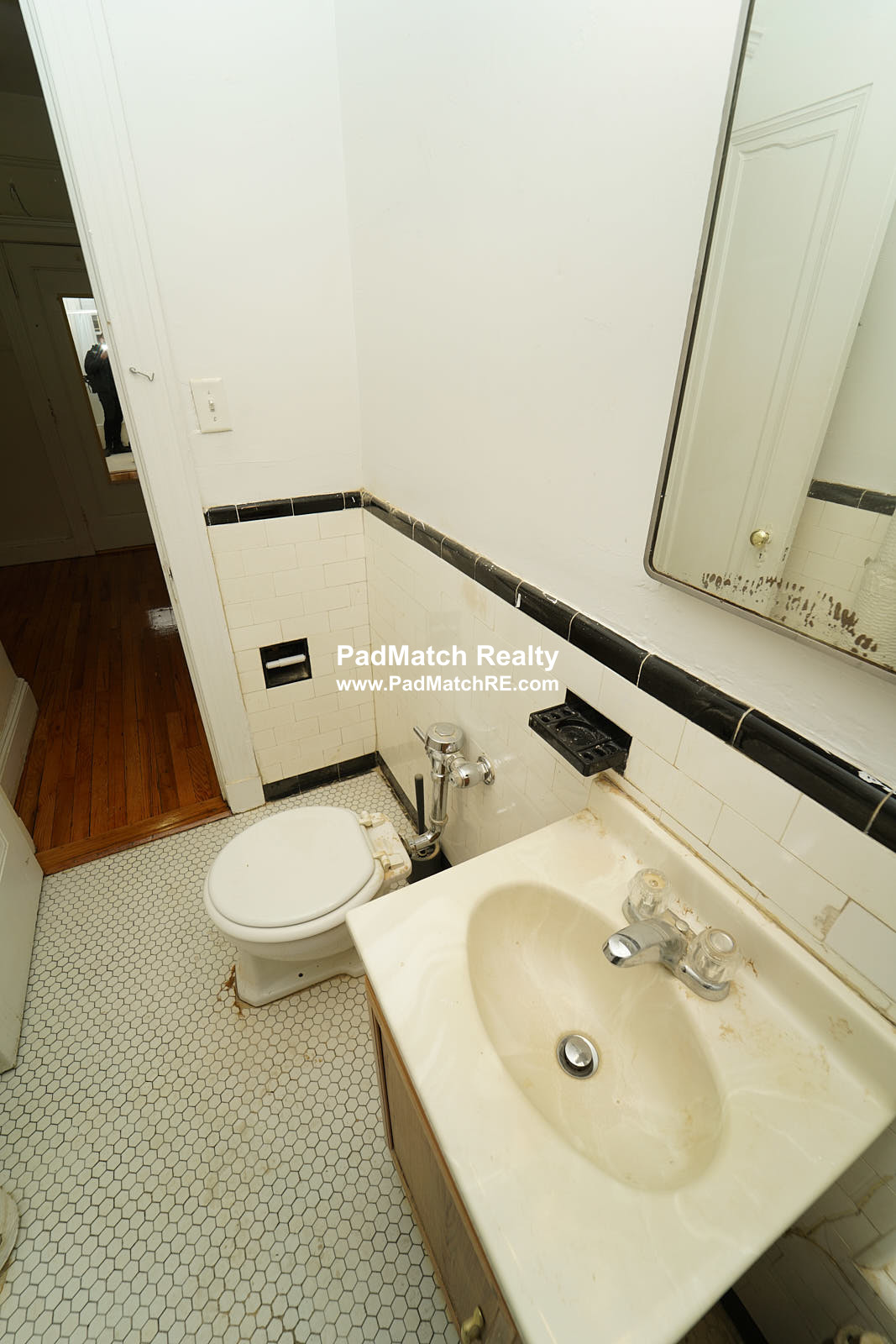 1687 Commonwealth Ave, Brighton