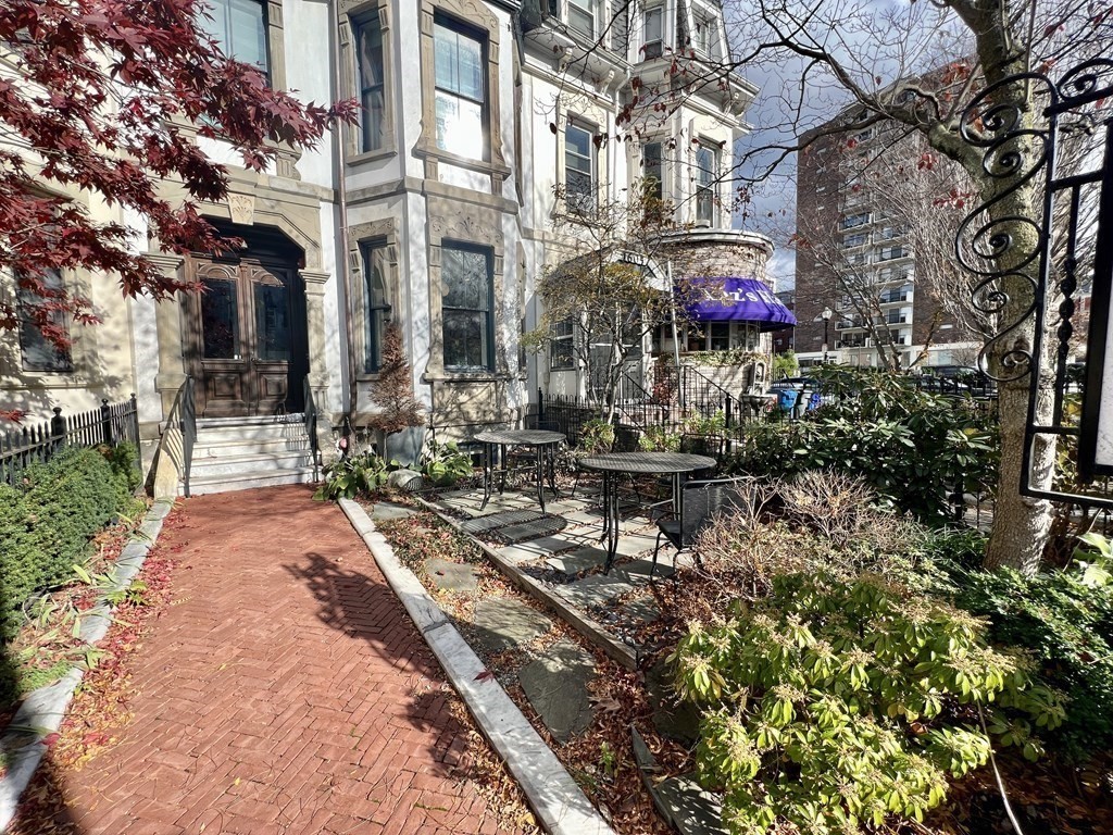 1607 Tremont St, Mission Hill