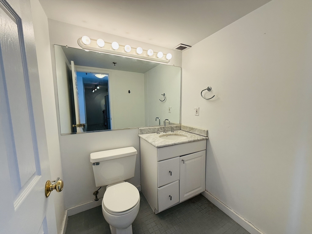 15 North Beacon St, Allston