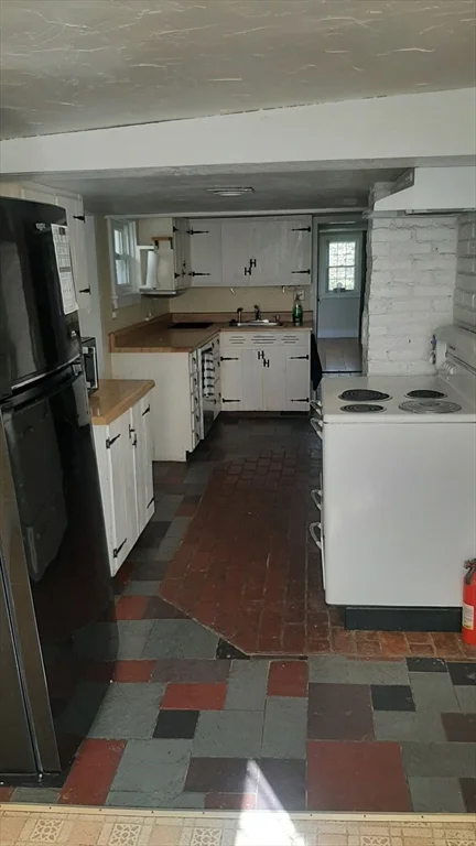 137 E Main St, Northborough