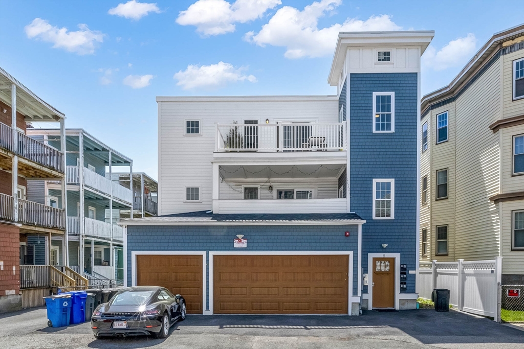 8 W Bellflower St, Dorchester