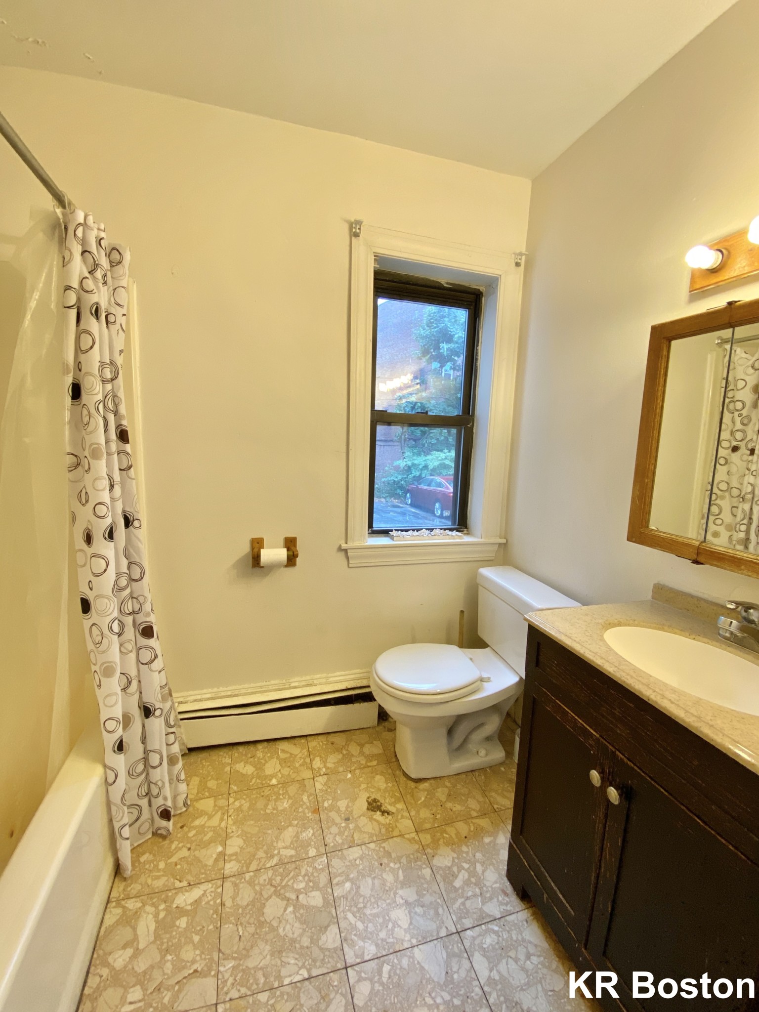 4 bed, 2 bath apartment for rent at 132 Chiswick Rd Unit 1, Brighton — photo 8 of 8
