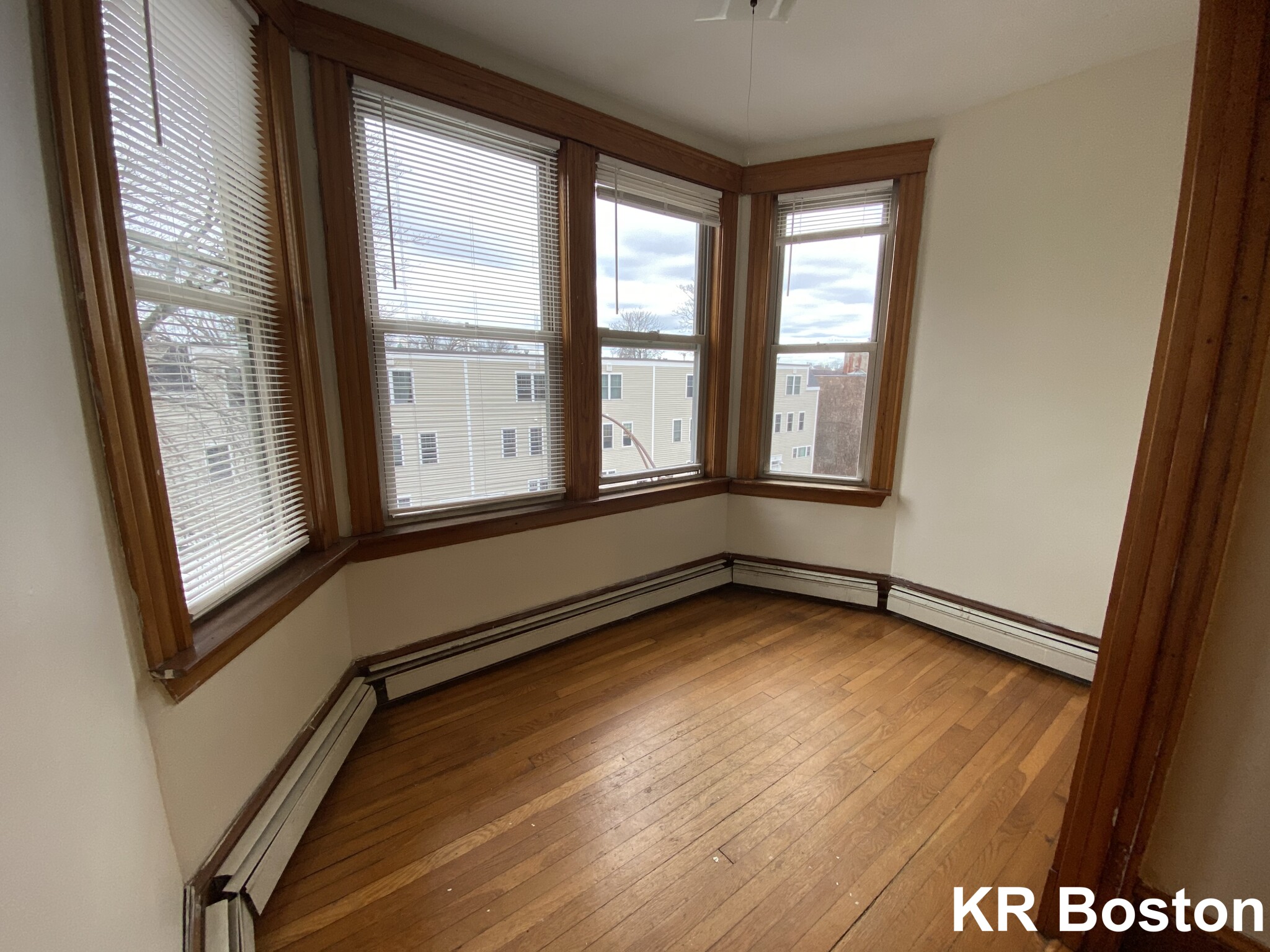 3 bed, 1.5 bath apartment for rent at 126 Glenville Ave Unit B, Allston — photo 2 of 6