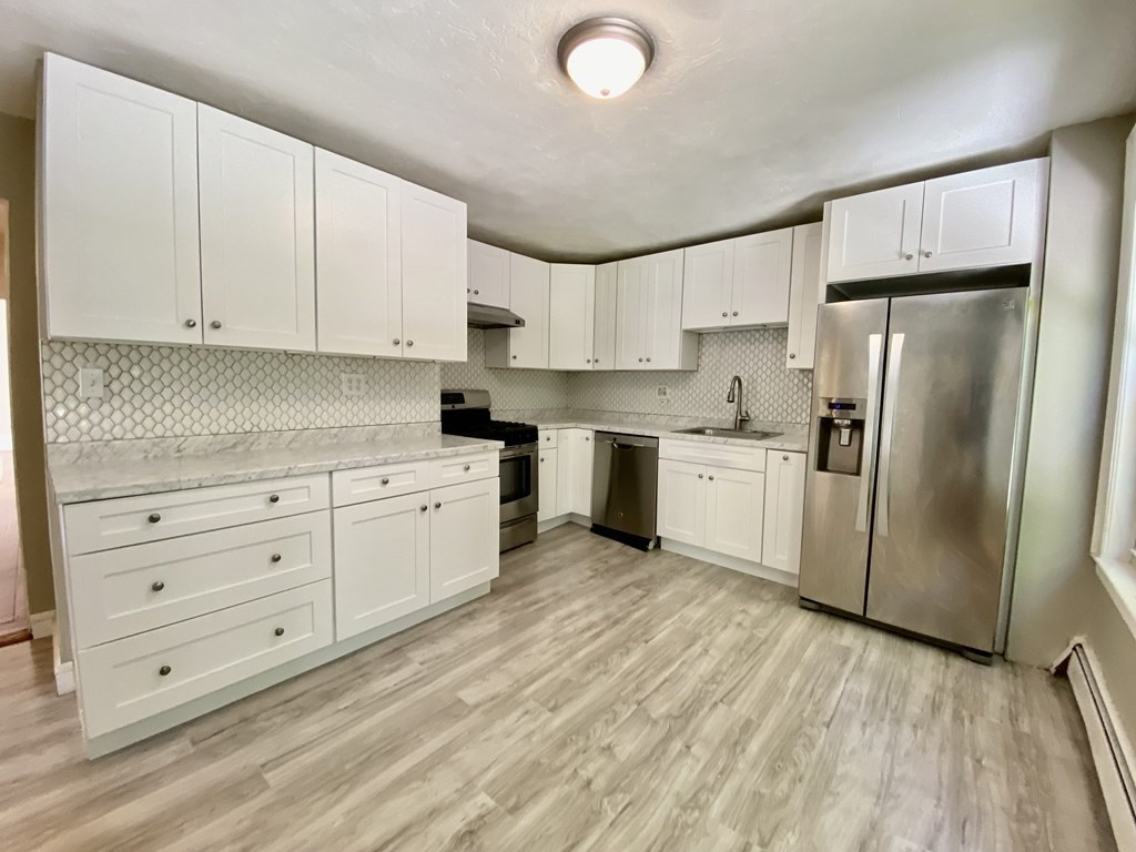 3 bed, 1 bath apartment for rent at 132 Hyde Park Ave Unit 1, Jamaica Plain — photo 4 of 17